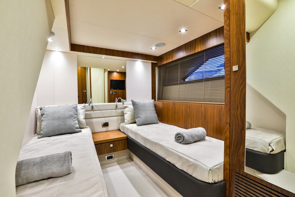 Twin Cabin 1 SunMarine Copy Right