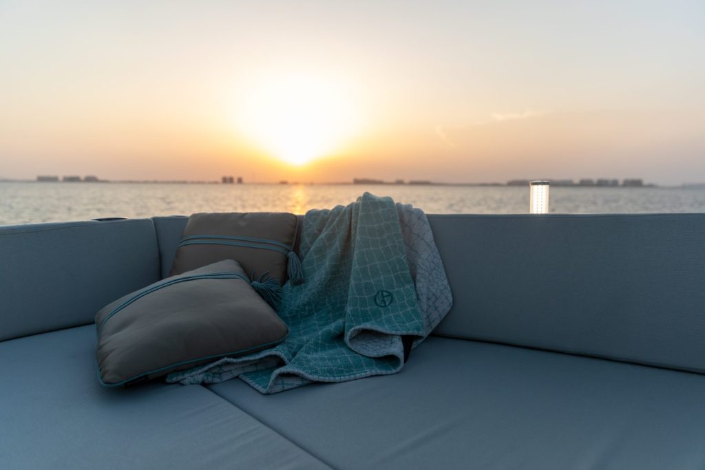 AC0I3844