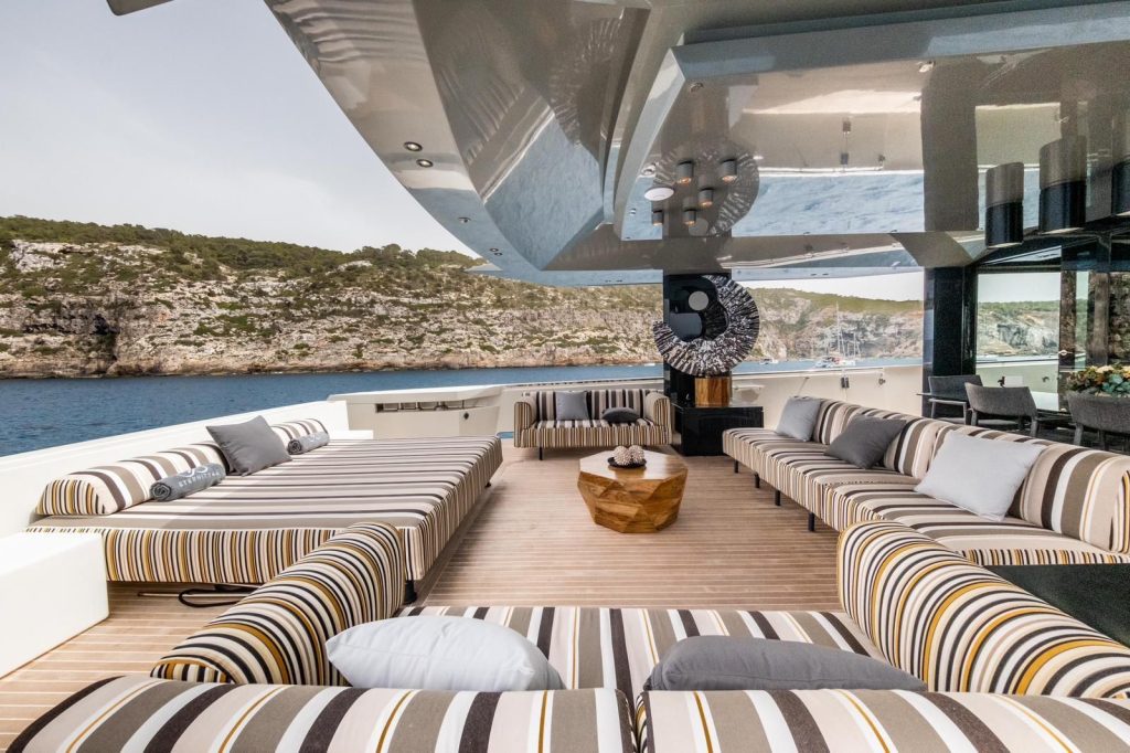 Arcadia 85 Charter Ibiza Amoyachts 16