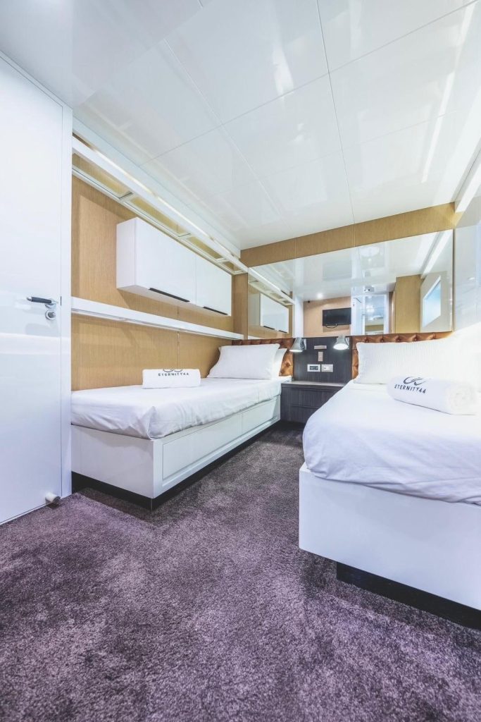 Arcadia 85 Charter Ibiza Amoyachts 18