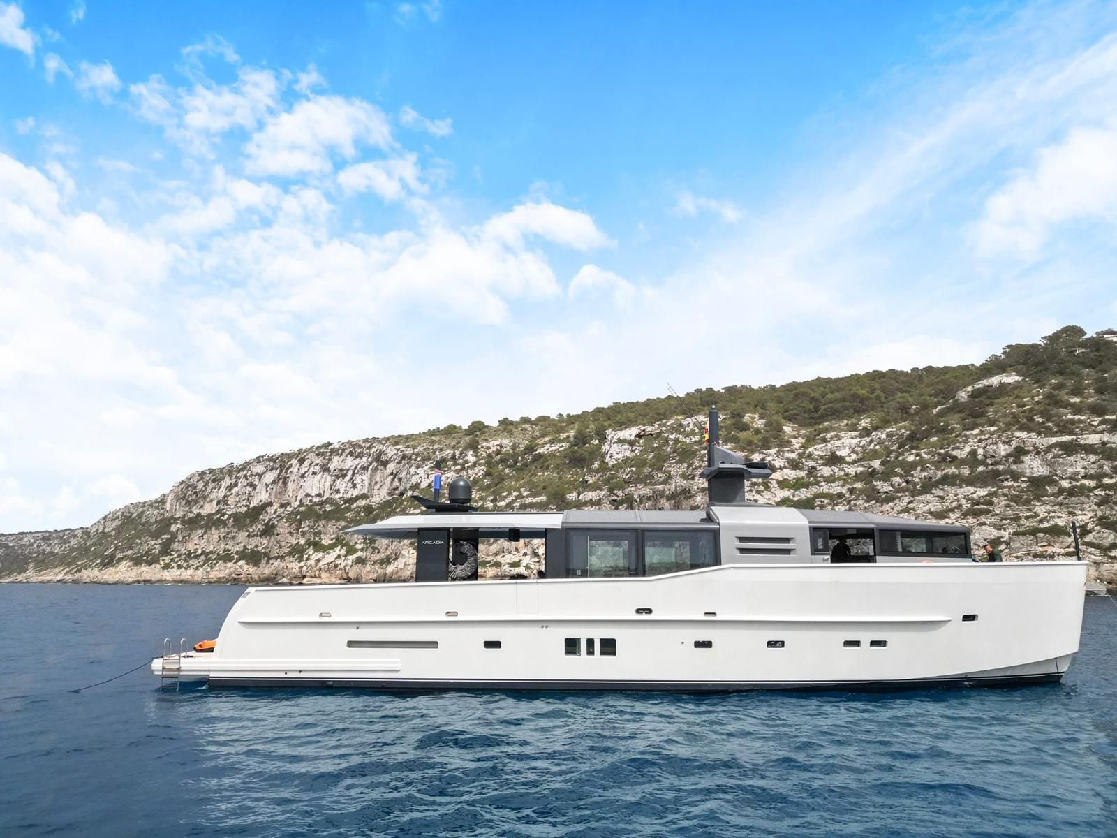 Arcadia 85 Charter Ibiza Amoyachts 5