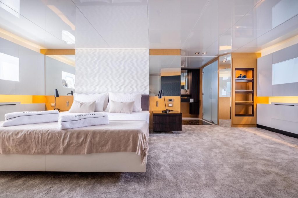 Arcadia 85 Charter Ibiza Amoyachts 9