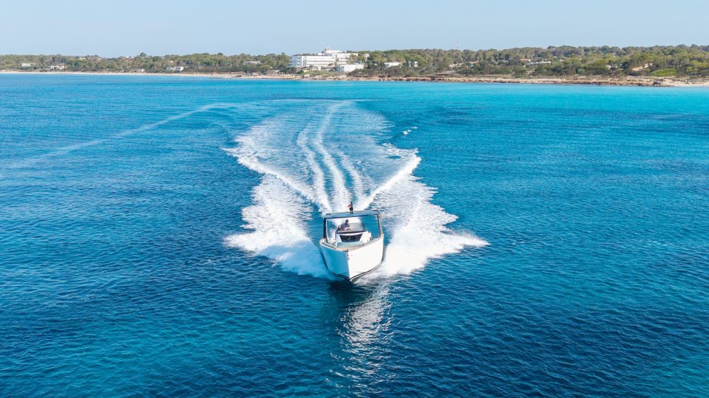 Das ultimative Balearen-Erlebnis: Warum Tesoro Yachts der Star des Sommers auf Ibiza und Mallorca ist